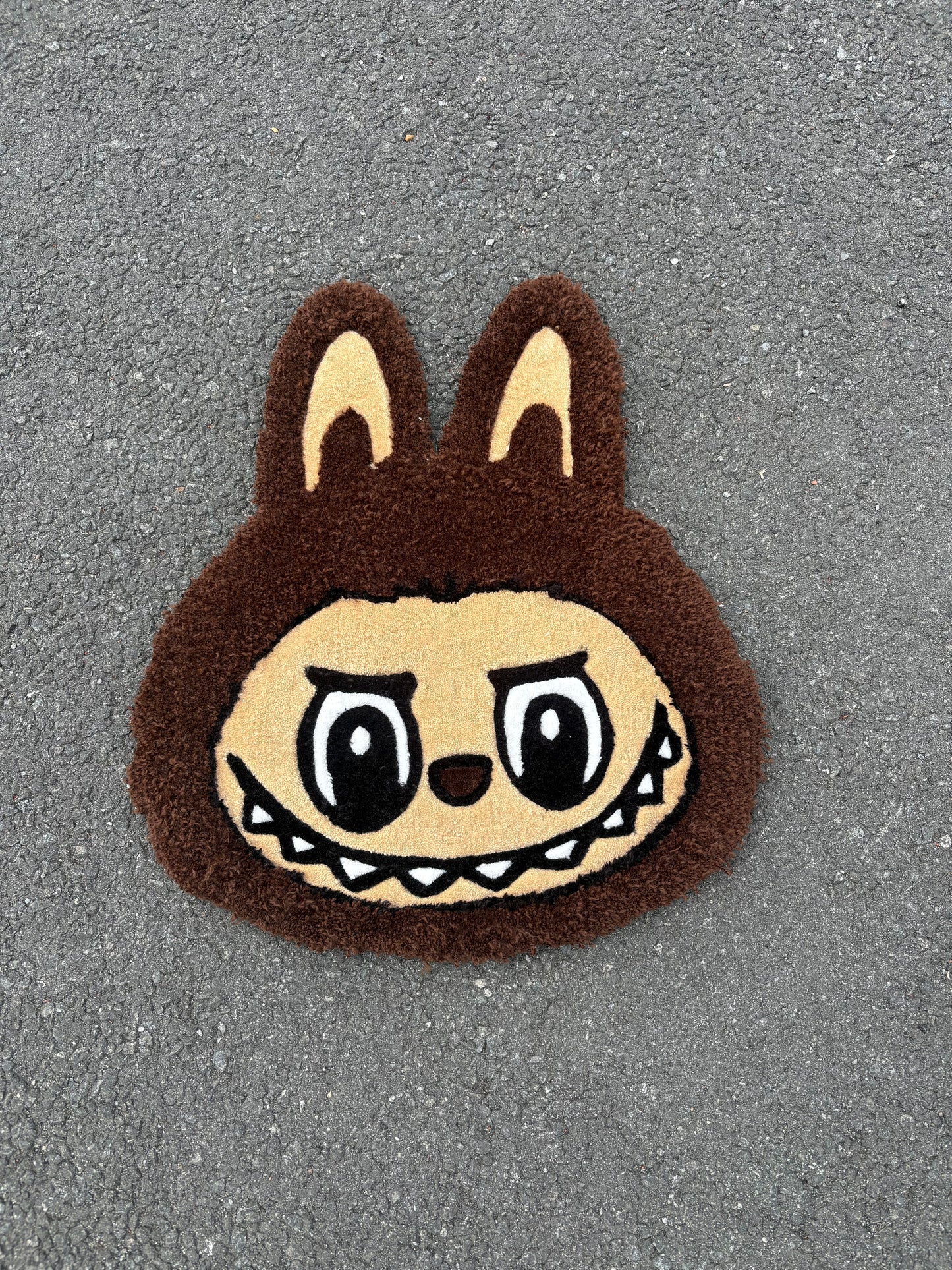 Tapis Labubu (100% fait main) 65x50cm Tufting/Rug