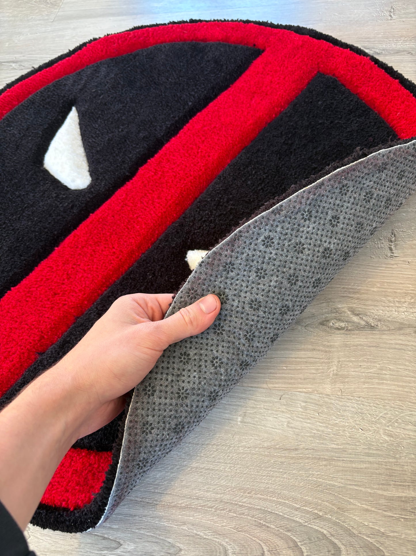 Tapis Deadpool (100% fait main) 70x70cm Tufting/Rug