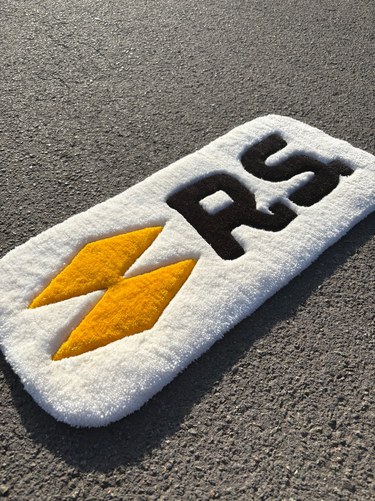 Tapis Renault R.S (100% fait main) 70x33cm Tufting/Rug