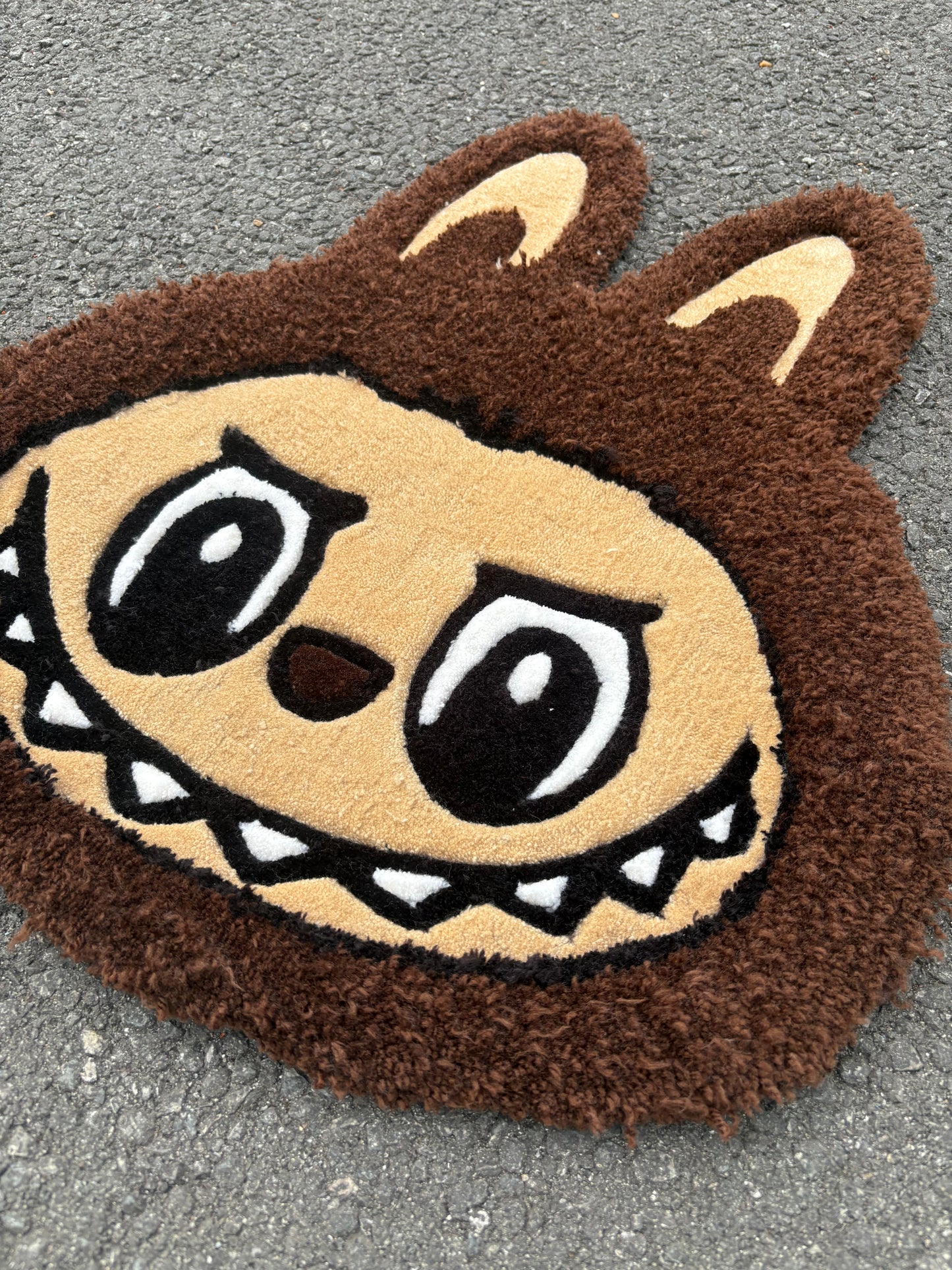 Tapis Labubu (100% fait main) 65x50cm Tufting/Rug