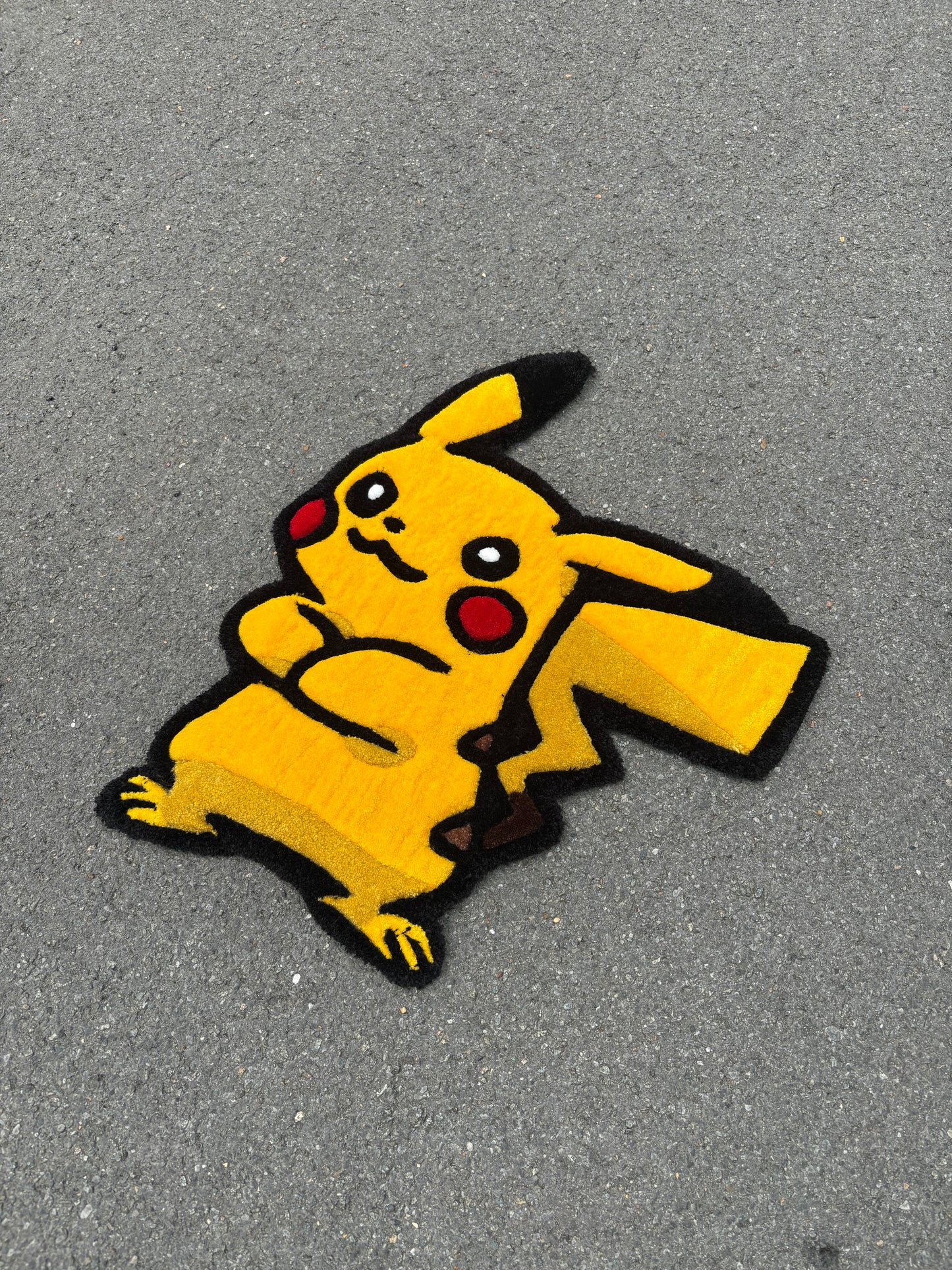 Tapis Pokémon/Pikachu (100% fait main) 70x65cm Tufting/Rug