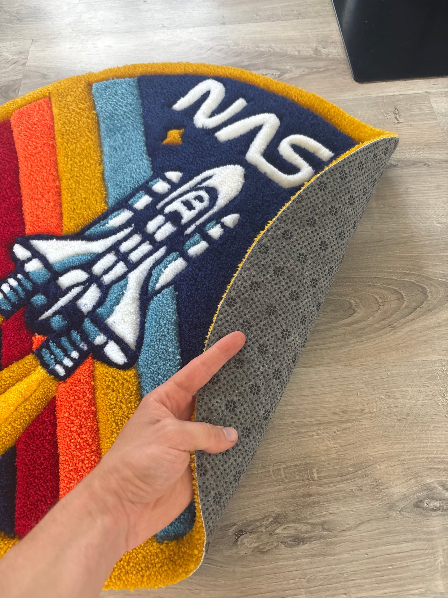Tapis Tufting NASA 70x70cm - 100% fait main