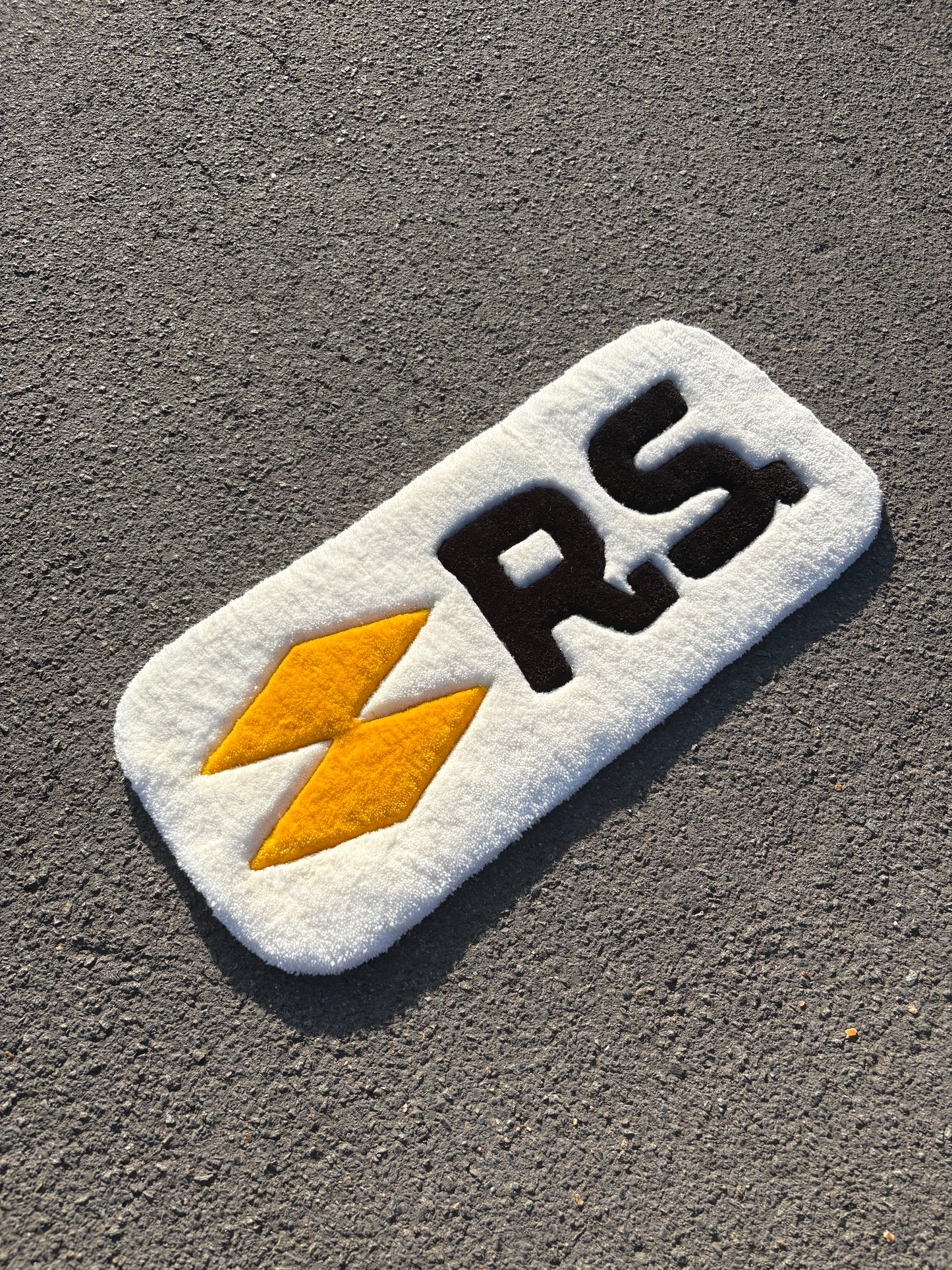 Tapis Renault R.S (100% fait main) 70x33cm Tufting/Rug