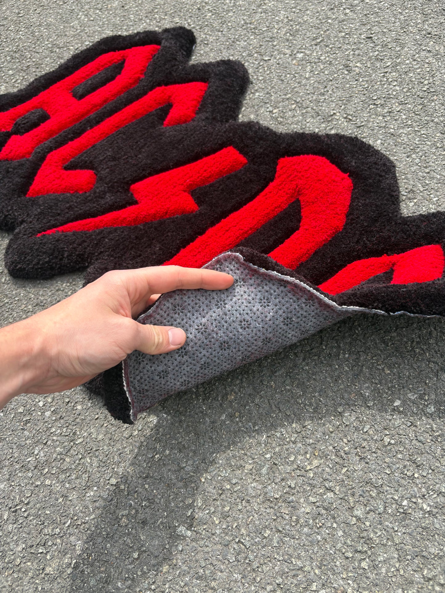 Tapis AC/DC (100% fait main) 75x44cm Tufting/Rug