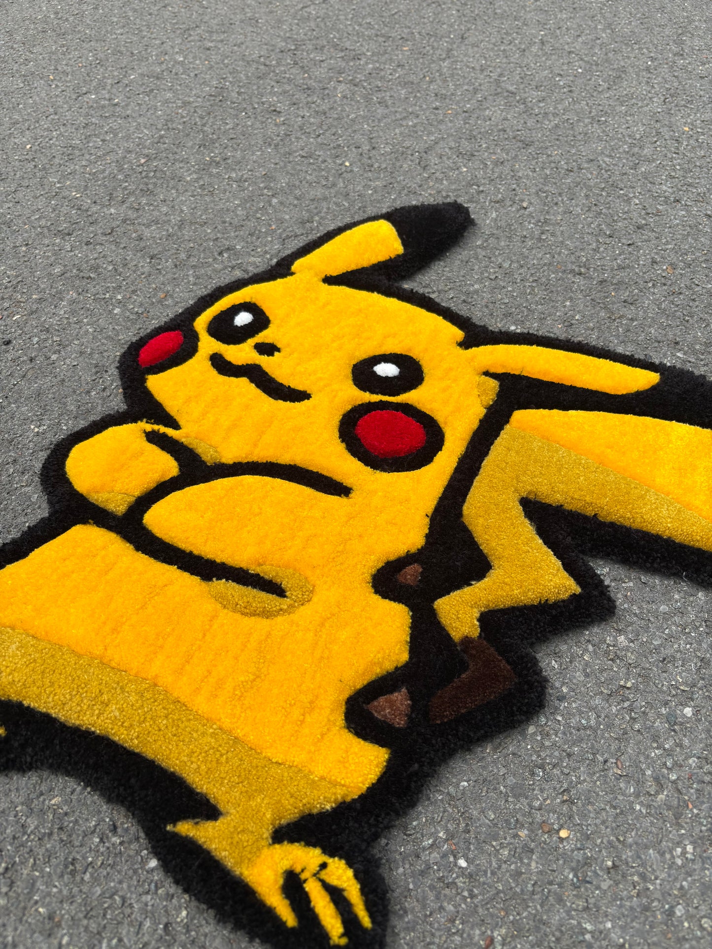 Tapis Pokémon/Pikachu (100% fait main) 70x65cm Tufting/Rug