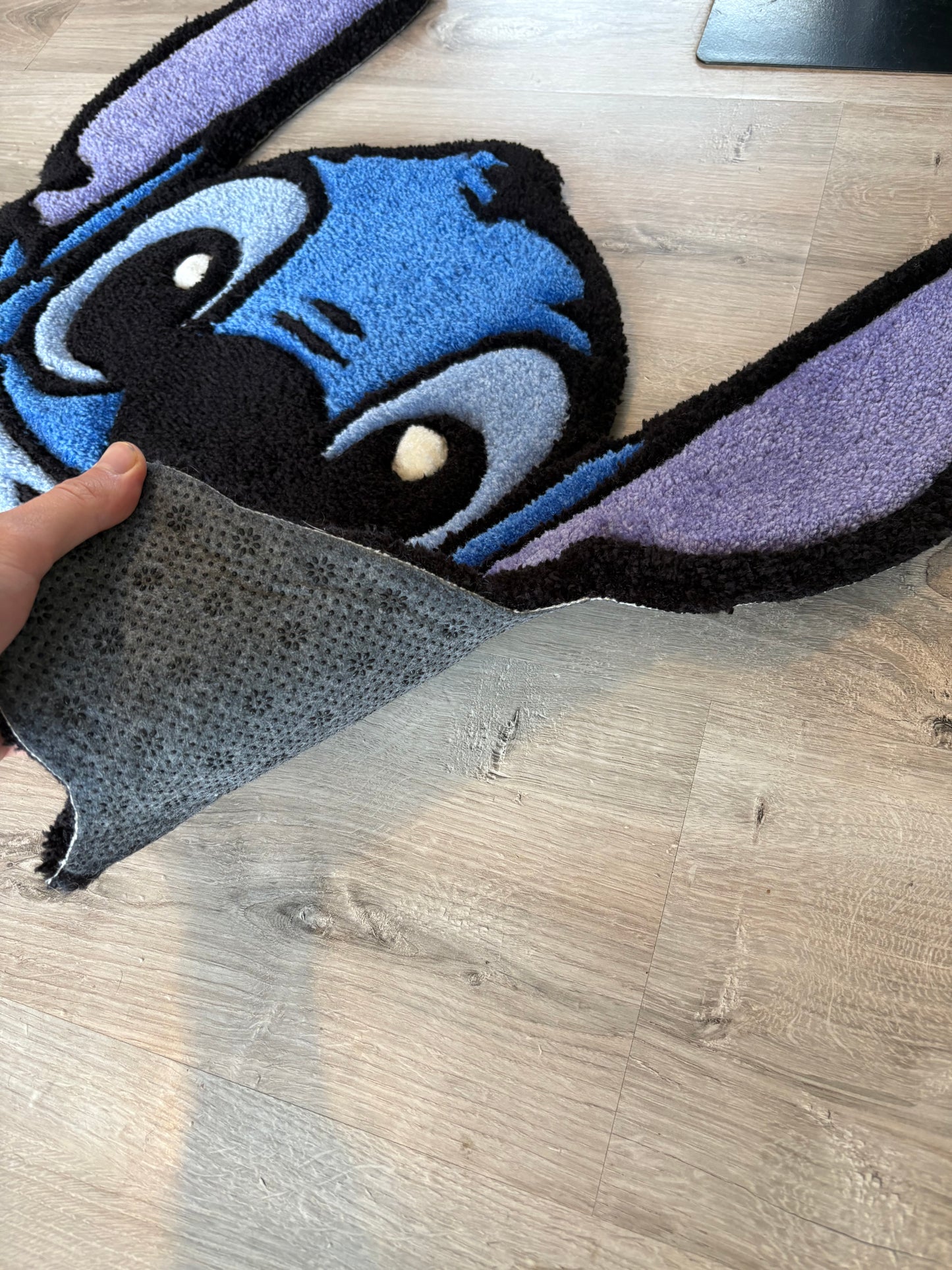 Tapis Stitch (100% fait main) 70x60cm Tufting/Rug