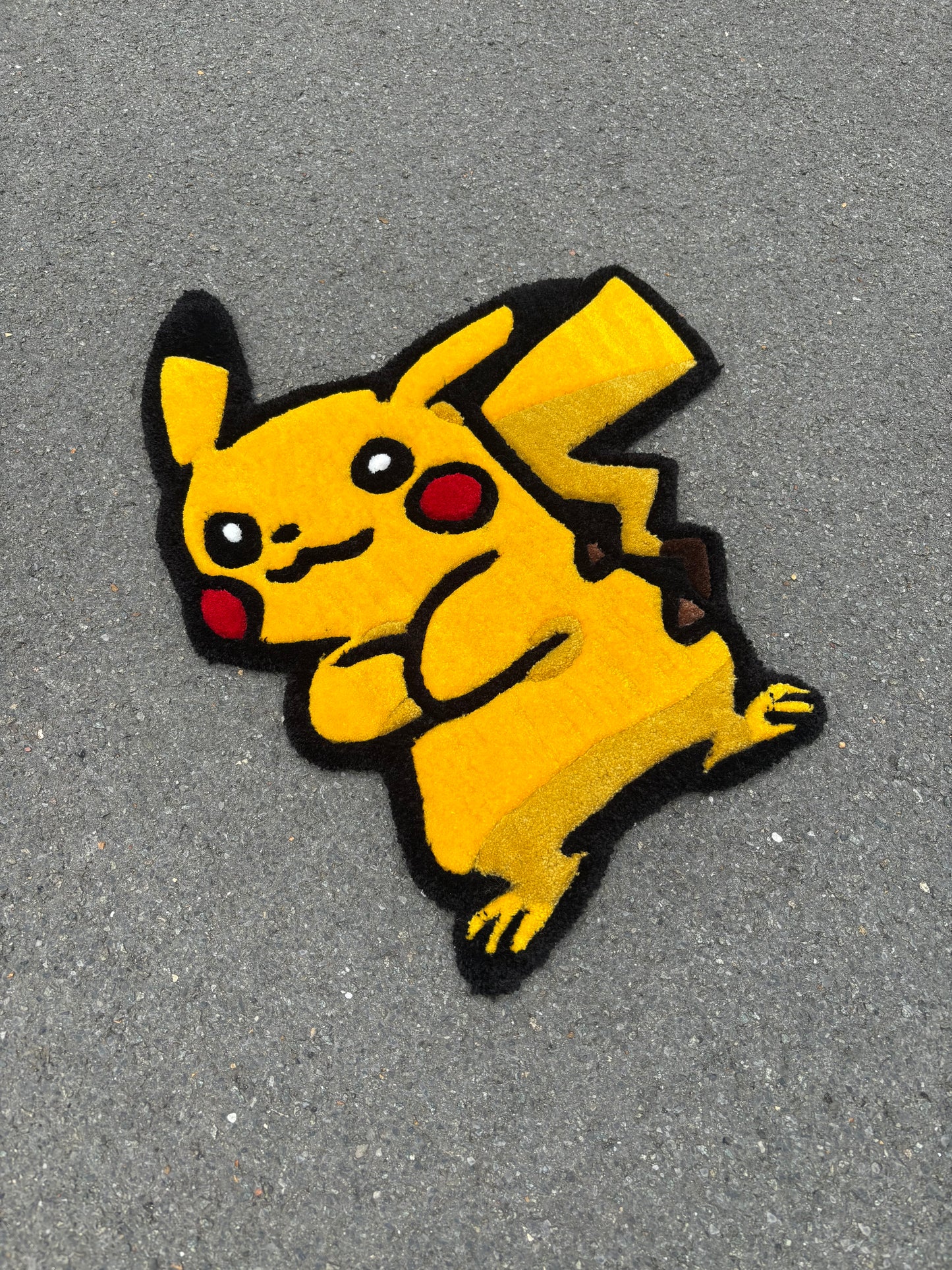 Tapis Pokémon/Pikachu (100% fait main) 70x65cm Tufting/Rug