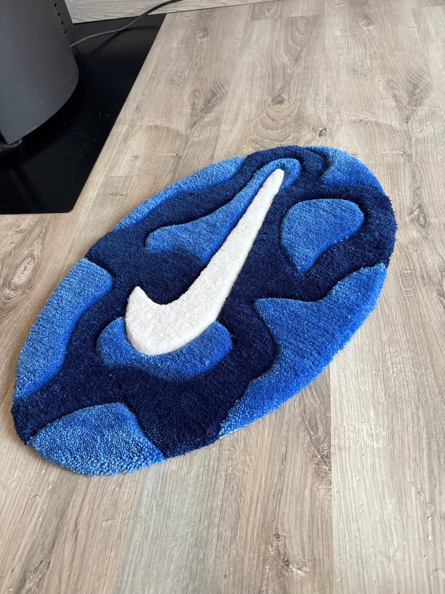 Tapis Nike/Camouflage Bleu (100% fait main) Tufting/Rug