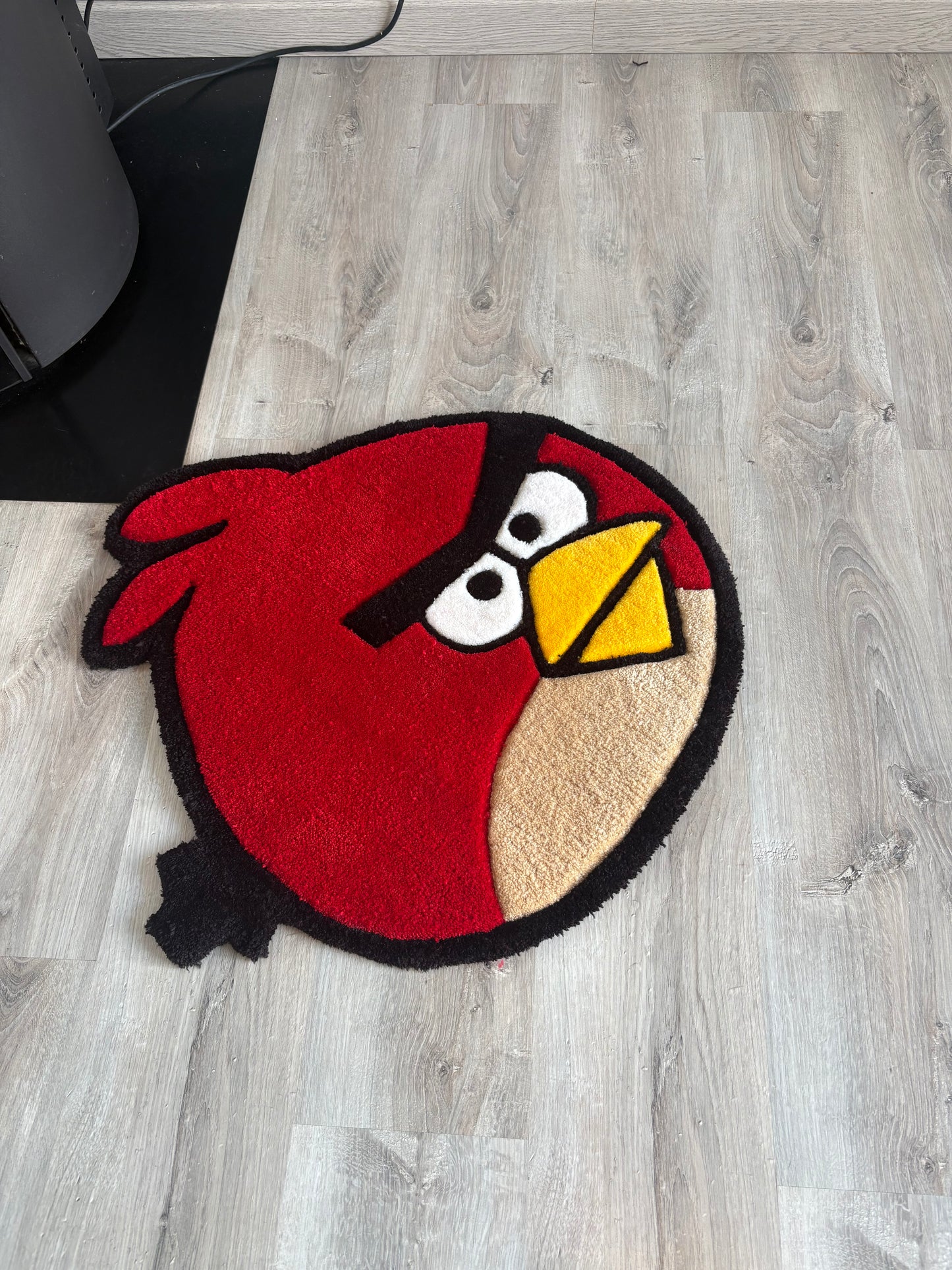 Tapis Angry Bird/Red (100% fait main) 70x70cm Tutfing/Rug