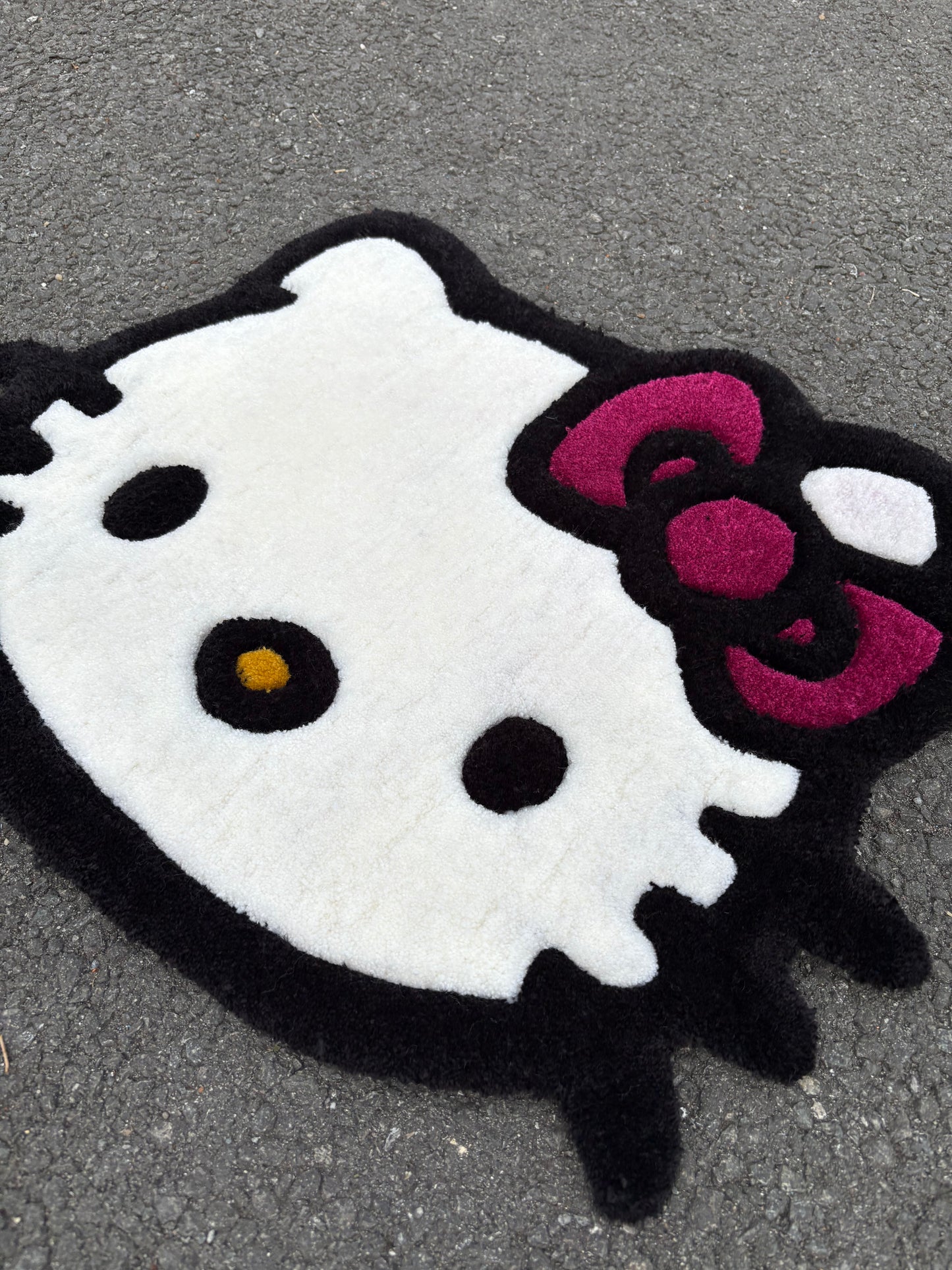 Tapis Hello Kitty (100% fait main) 65x50cm Tufting/Rug