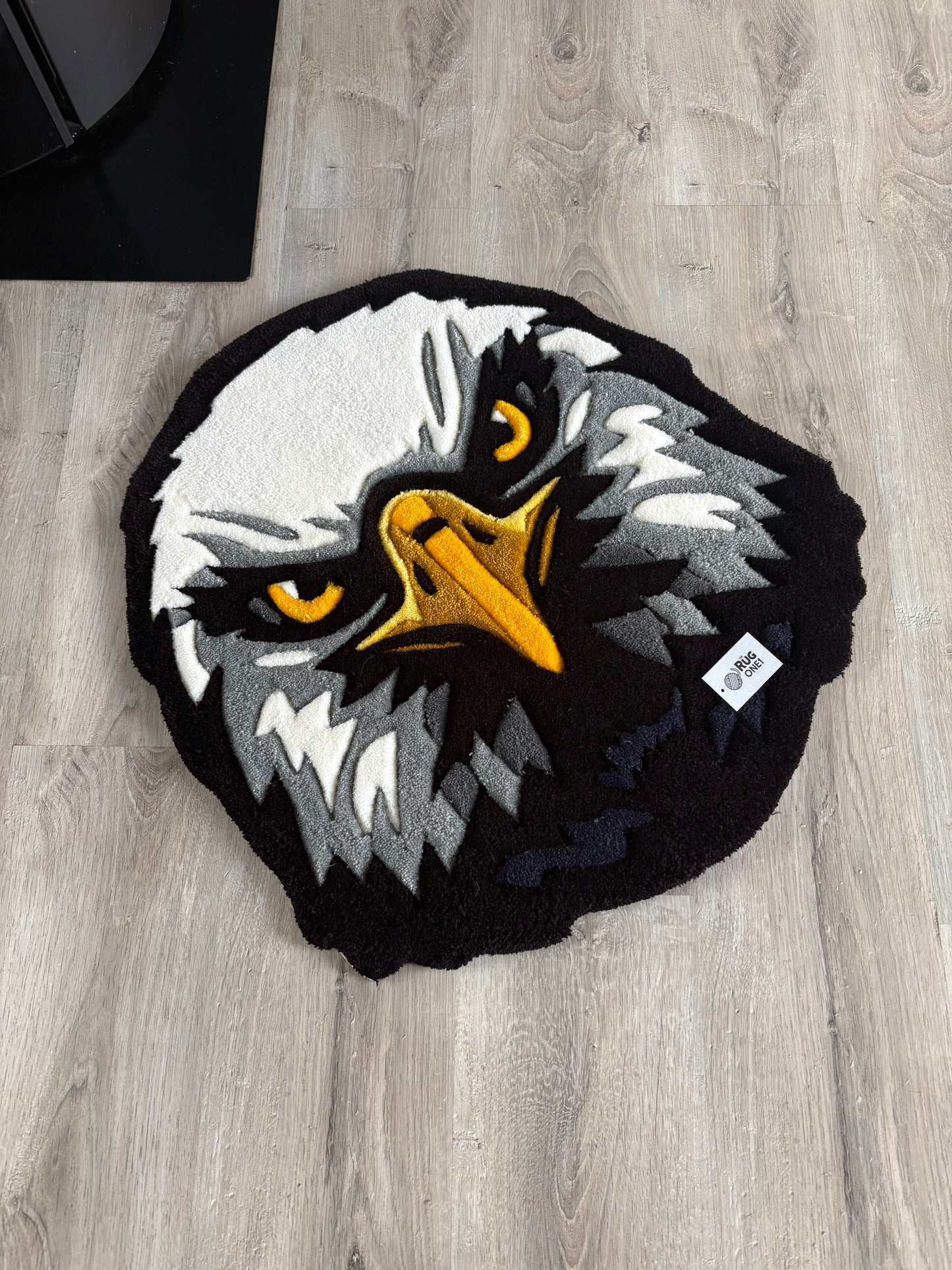 Tapis Aigle 70x65cm ( 100% fait main ) Tufting/Rug