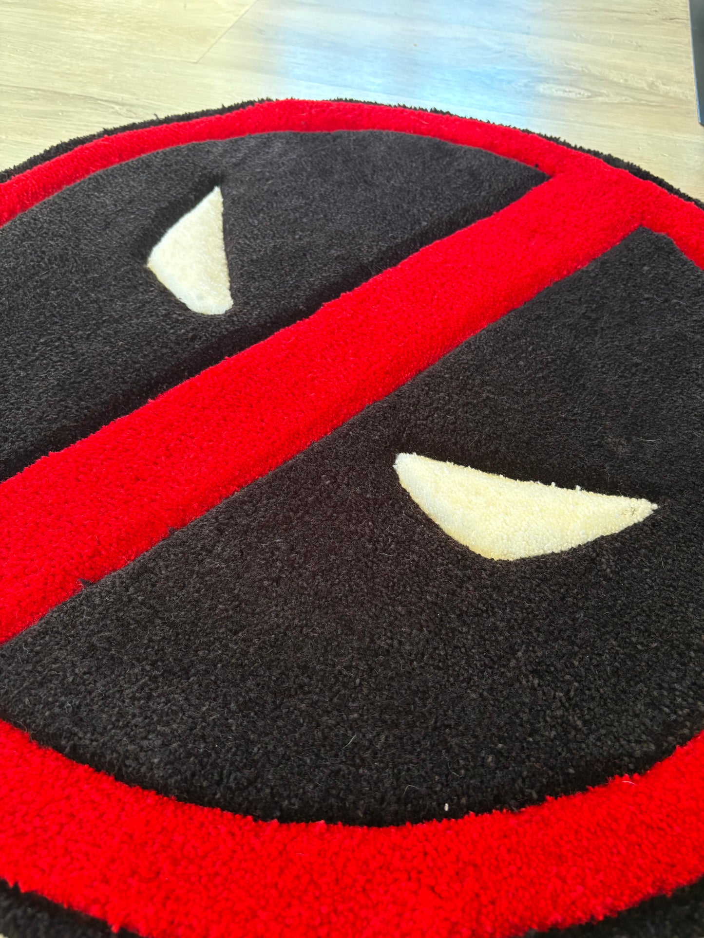 Tapis Deadpool (100% fait main) 70x70cm Tufting/Rug