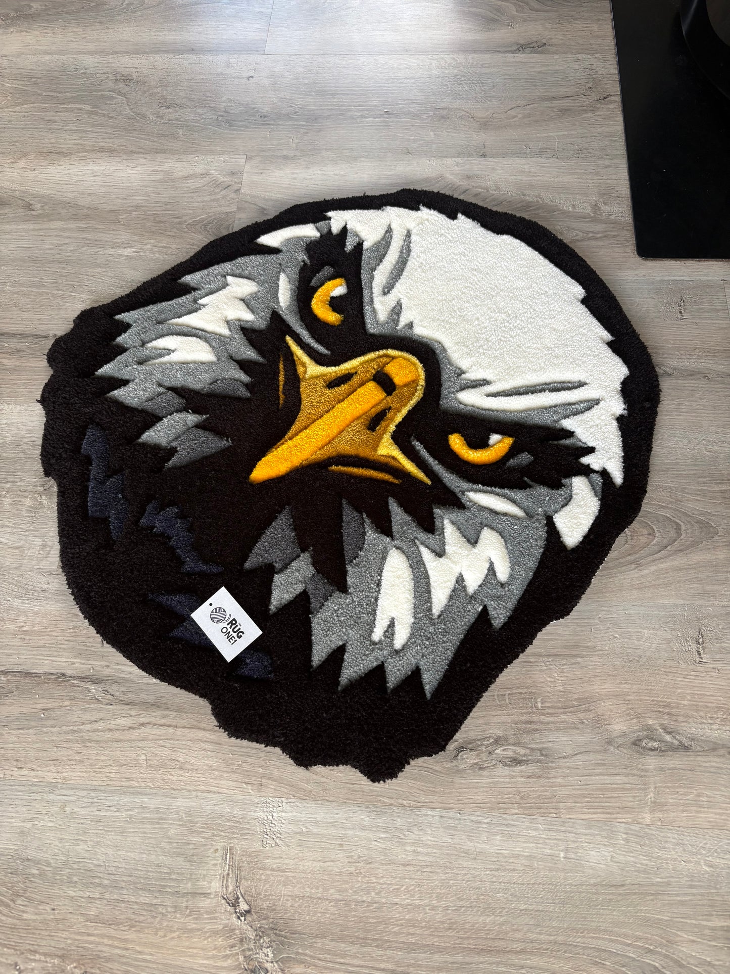Tapis Aigle 70x65cm ( 100% fait main ) Tufting/Rug