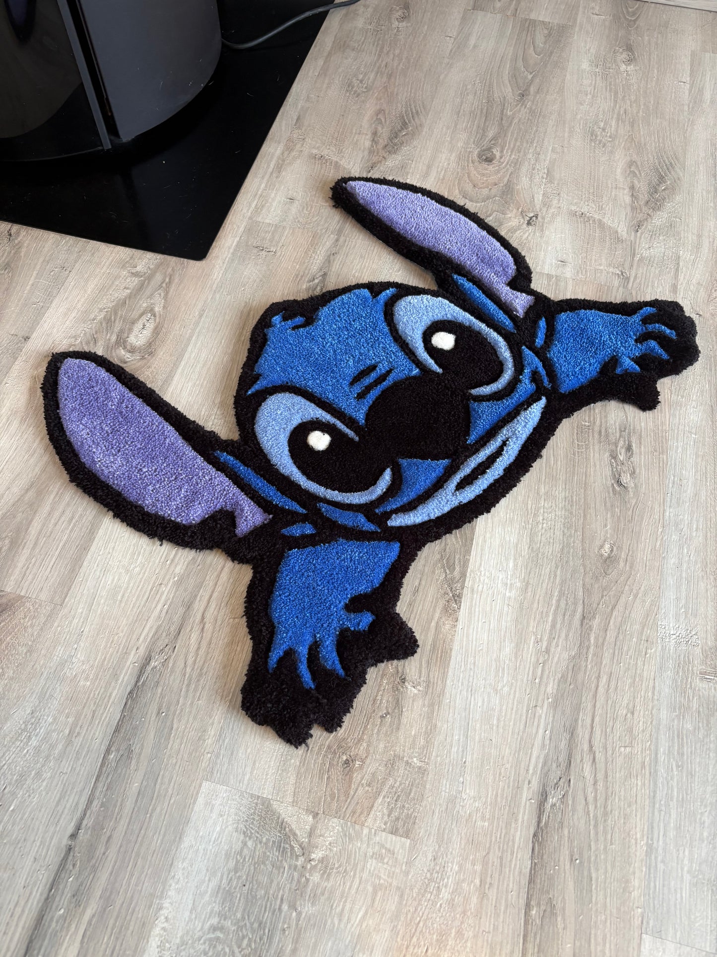 Tapis Stitch (100% fait main) 70x60cm Tufting/Rug