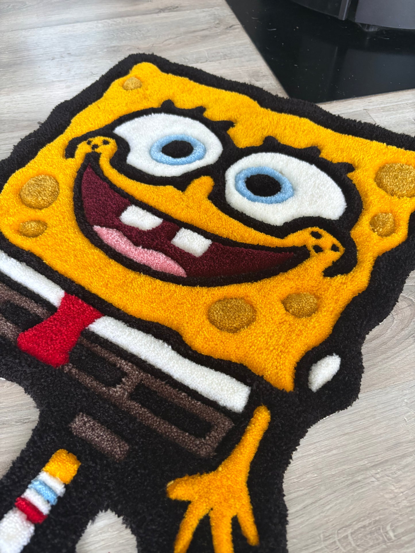 Tapis Tufting Bob l’éponge 70x63cm - 100% fait main