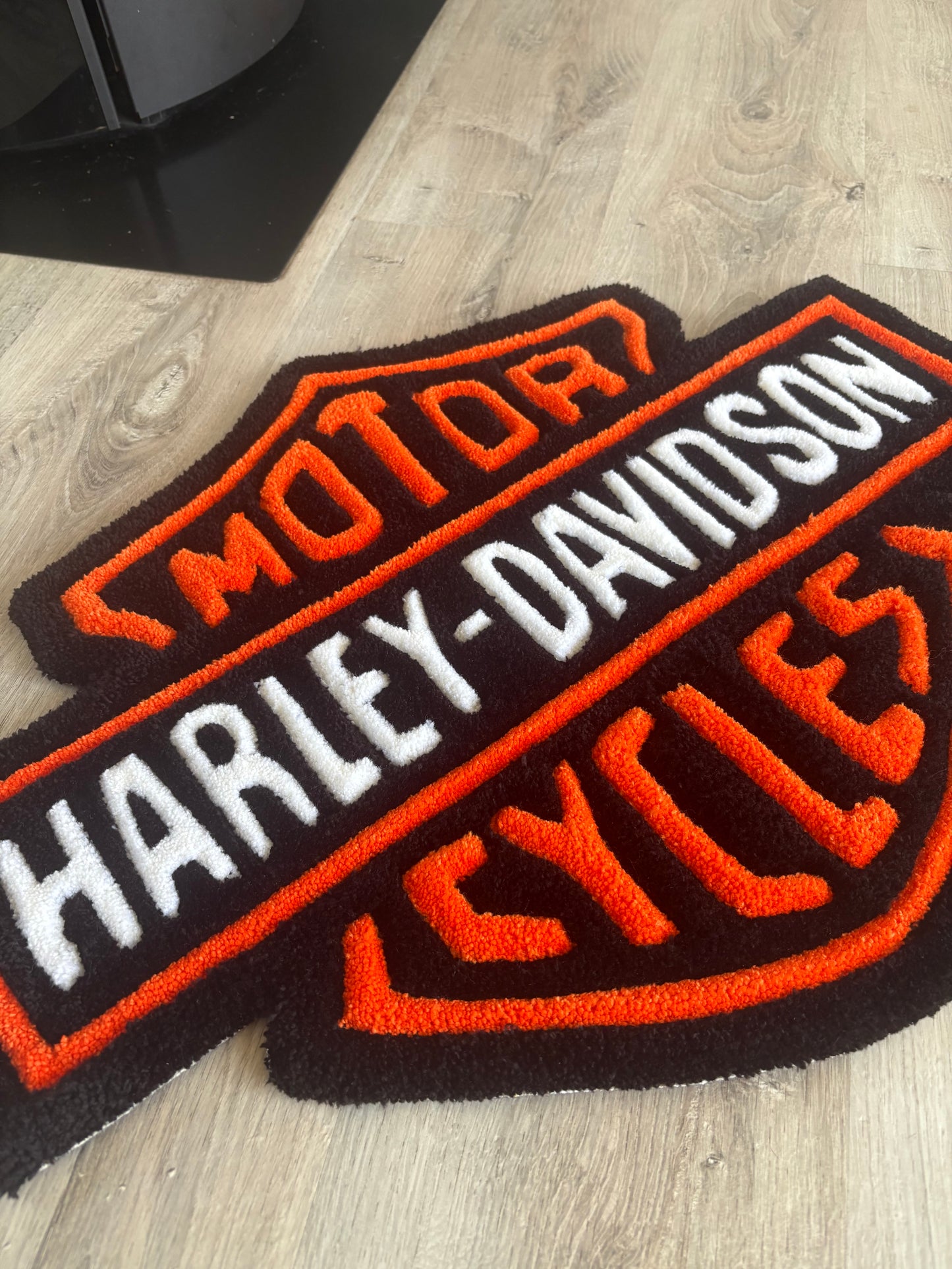 Tapis Tufting Harley-Davidson 70x55 cm – 100% fait main