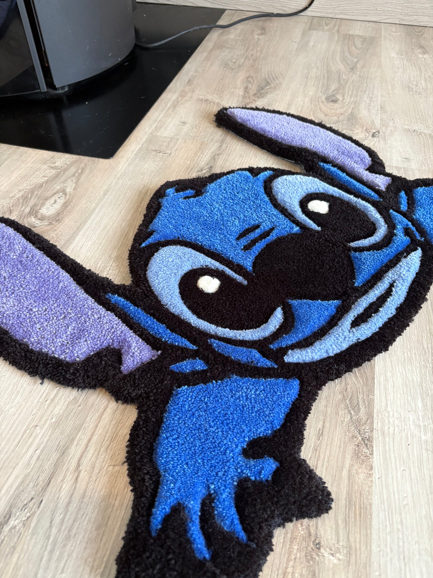 Tapis Stitch (100% fait main) 70x60cm Tufting/Rug