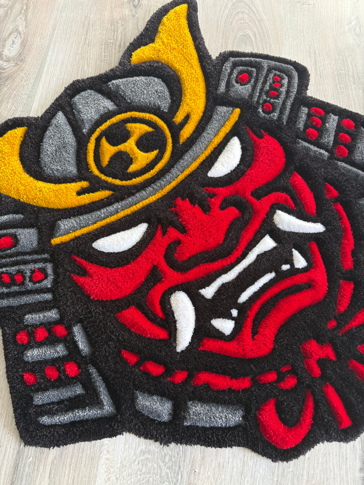 Tapis Masque de samouraï Japonais 65x65cm - 100% fait main