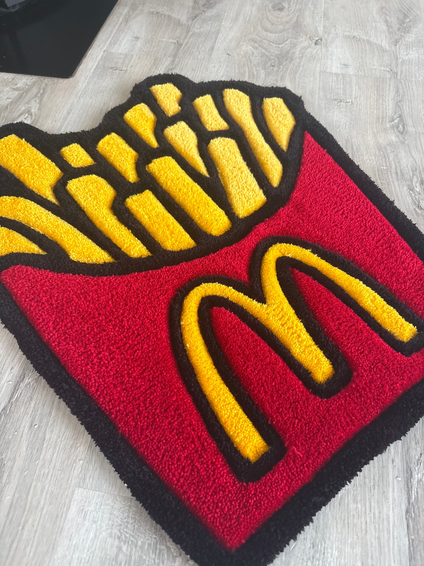 Tapis Tufting McDonald’s 70x60cm - 100% fait main