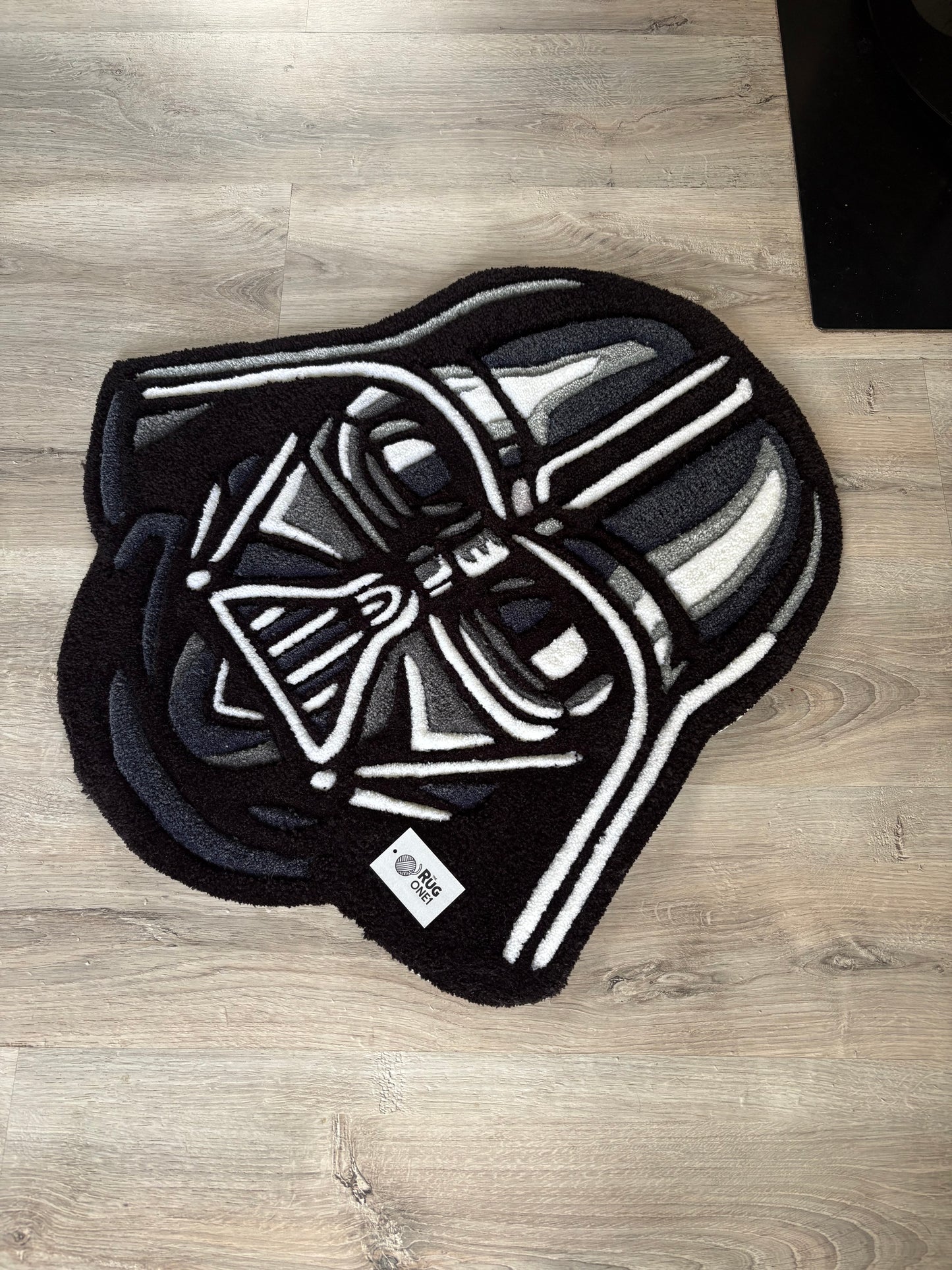 Tapis Dark Vador 70x65cm ( 100% fait main) Tufting/Rug