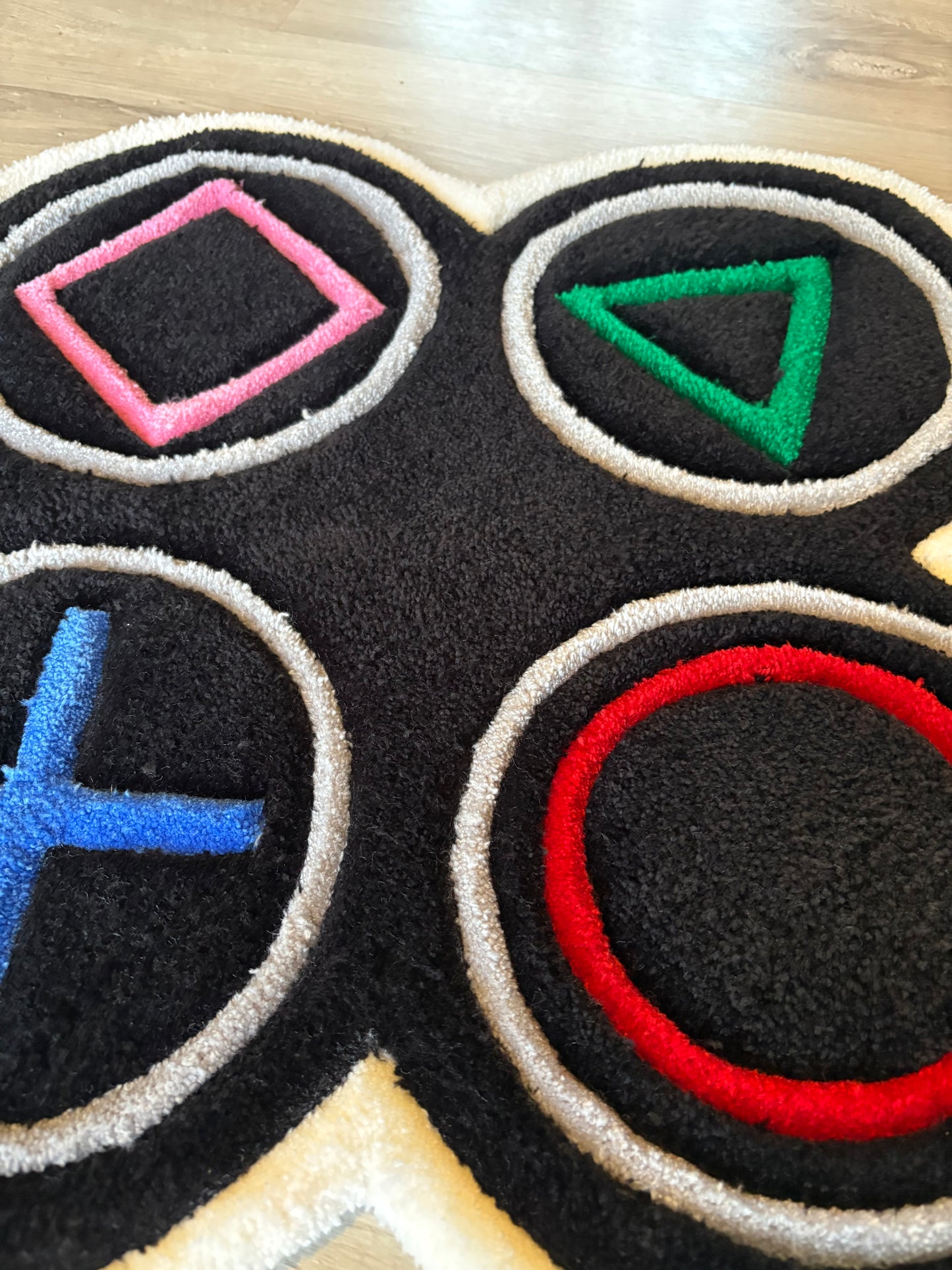 Tapis PlayStation (100% fait main) 65x65cm Tufting/Rug
