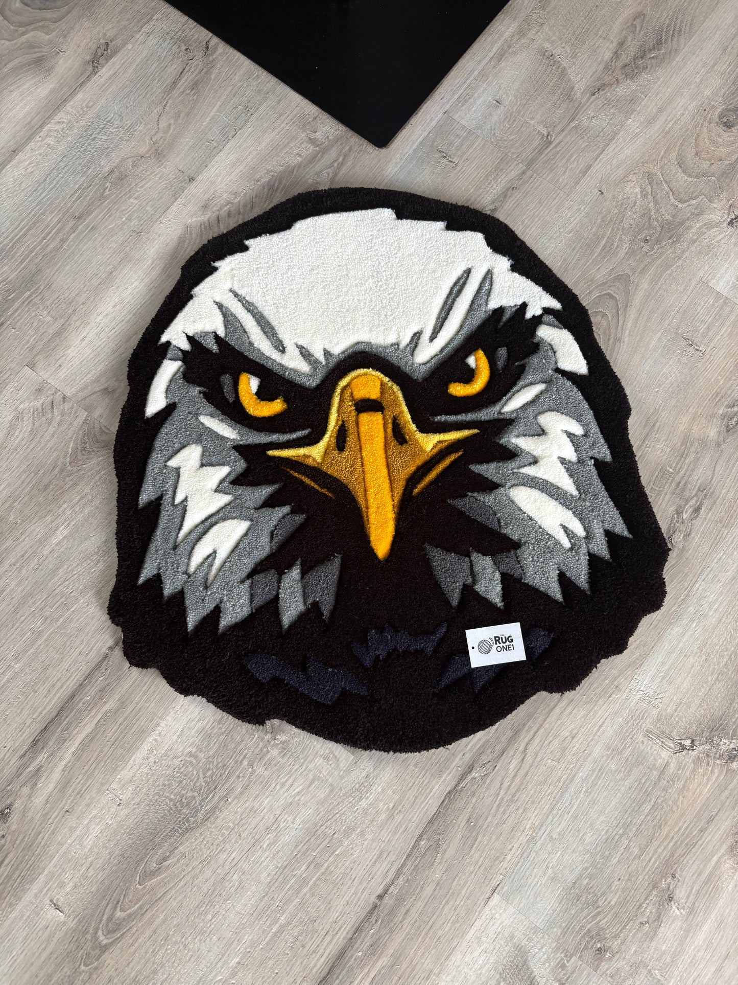 Tapis Aigle 70x65cm ( 100% fait main ) Tufting/Rug