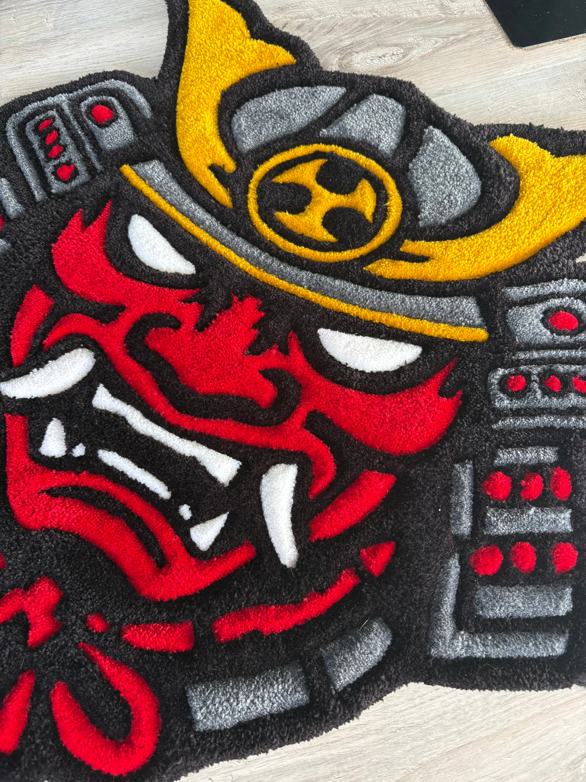 Tapis Masque de samouraï Japonais 65x65cm - 100% fait main