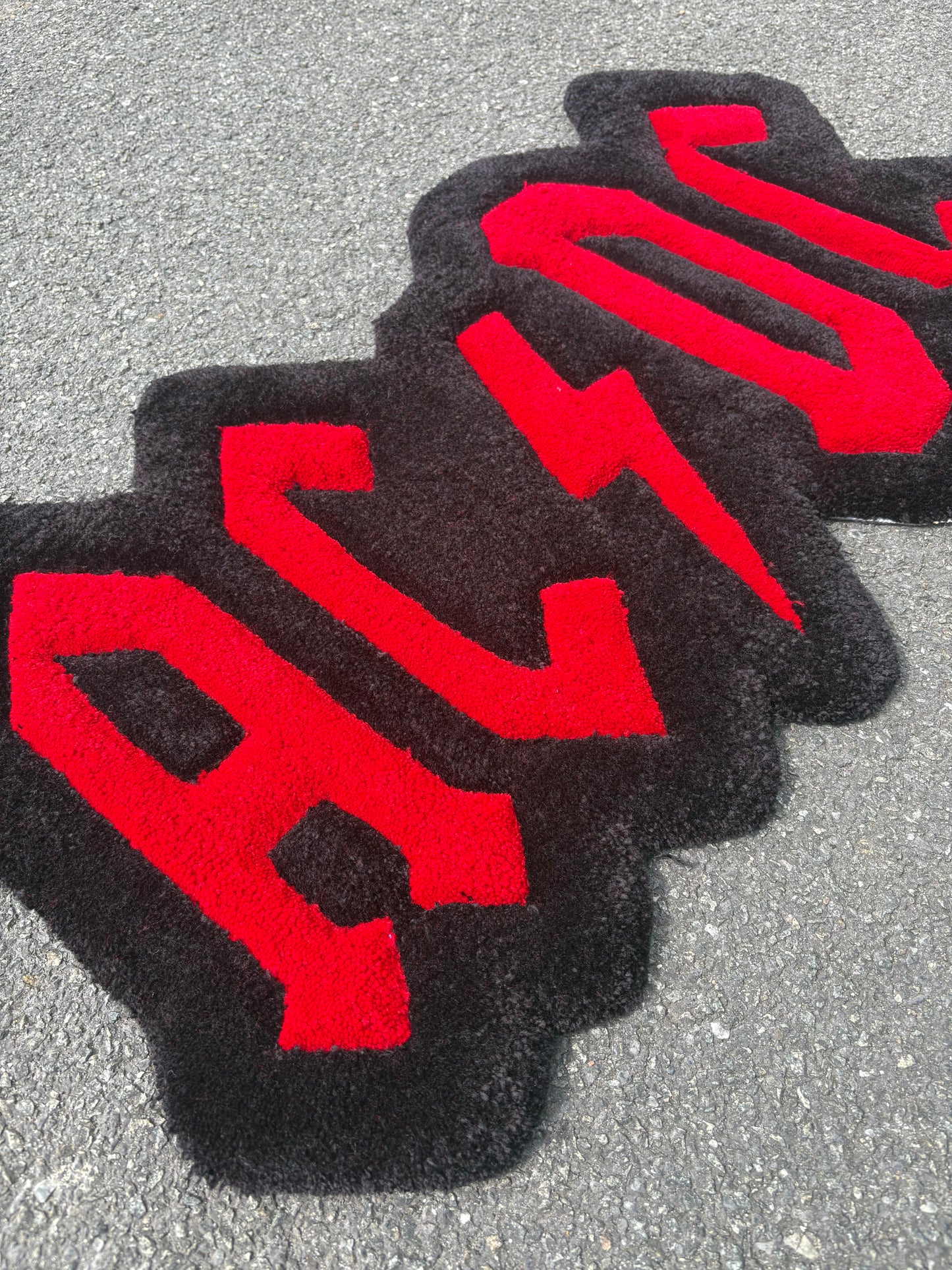 Tapis AC/DC (100% fait main) 75x44cm Tufting/Rug
