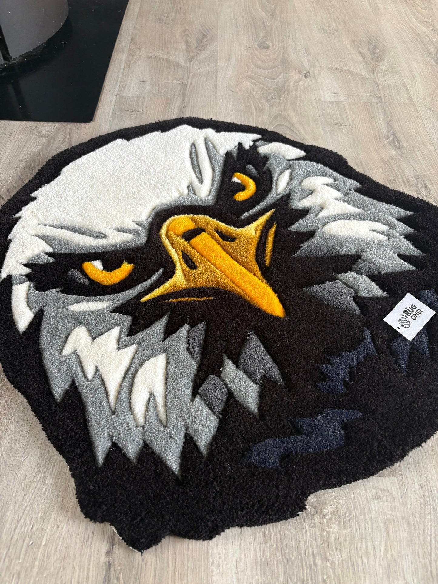 Tapis Aigle 70x65cm ( 100% fait main ) Tufting/Rug