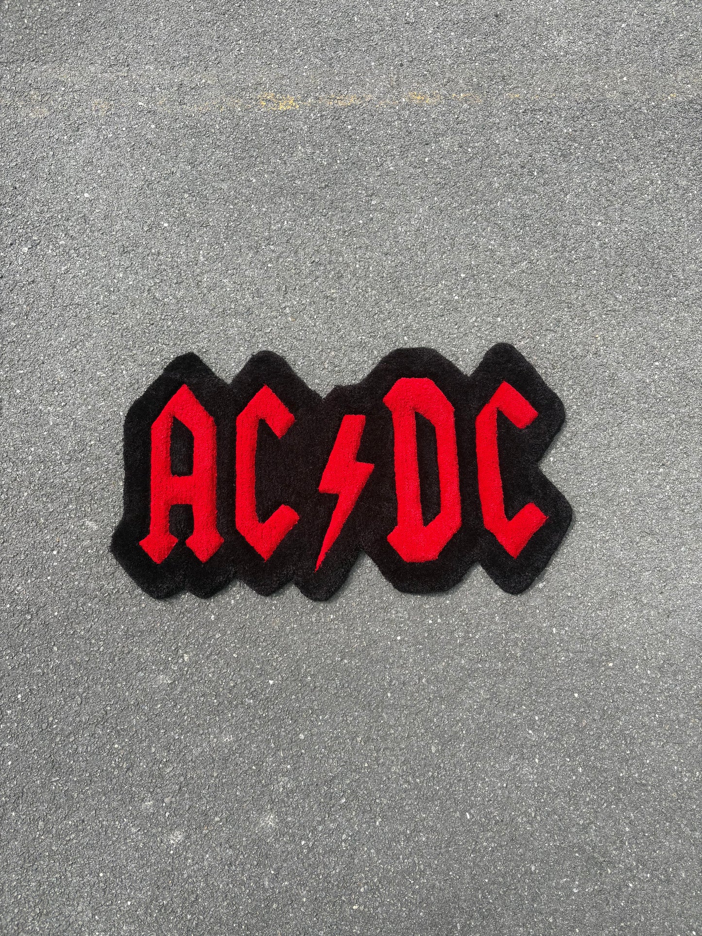 Tapis AC/DC (100% fait main) 75x44cm Tufting/Rug