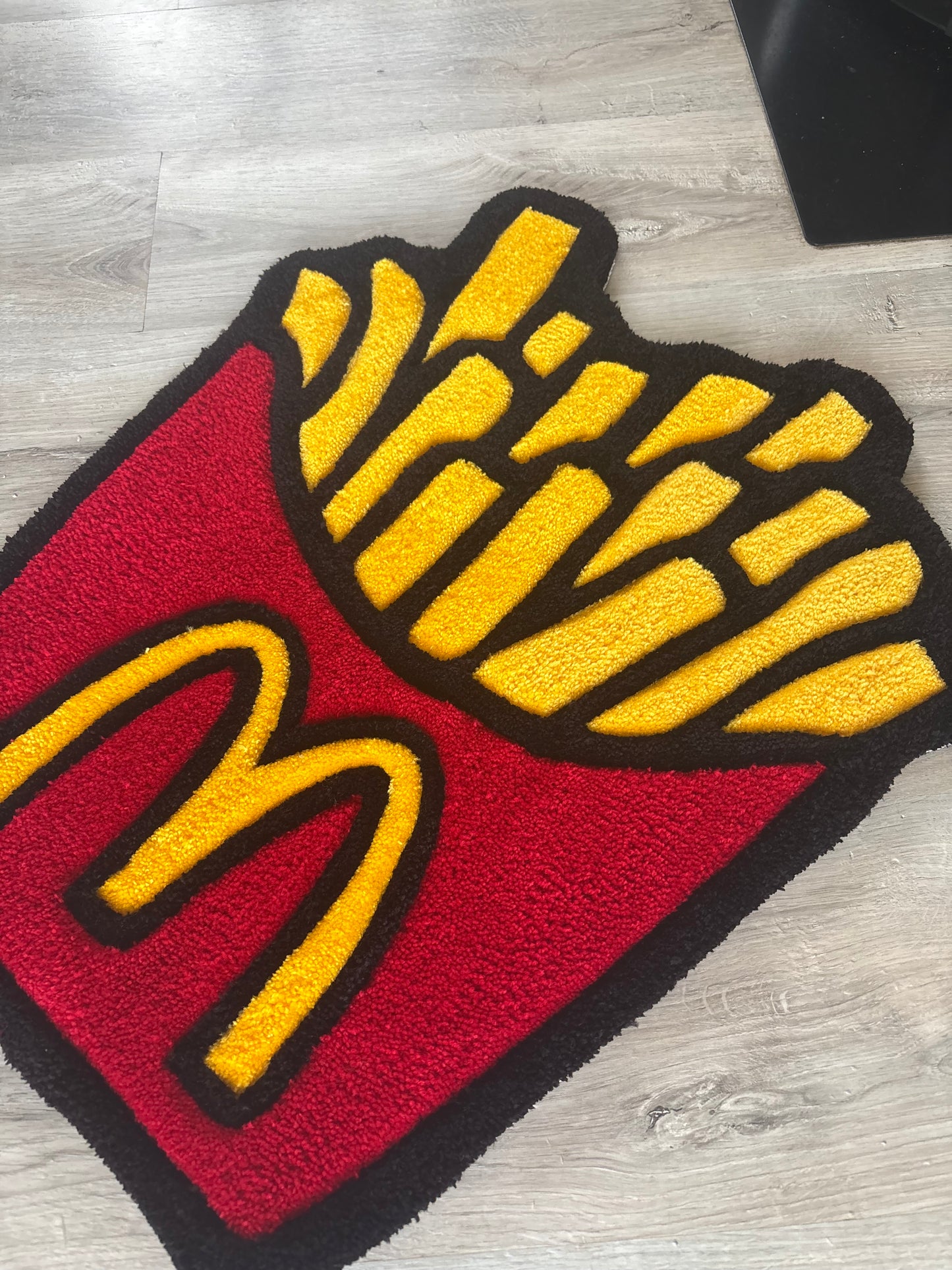 Tapis Tufting McDonald’s 70x60cm - 100% fait main