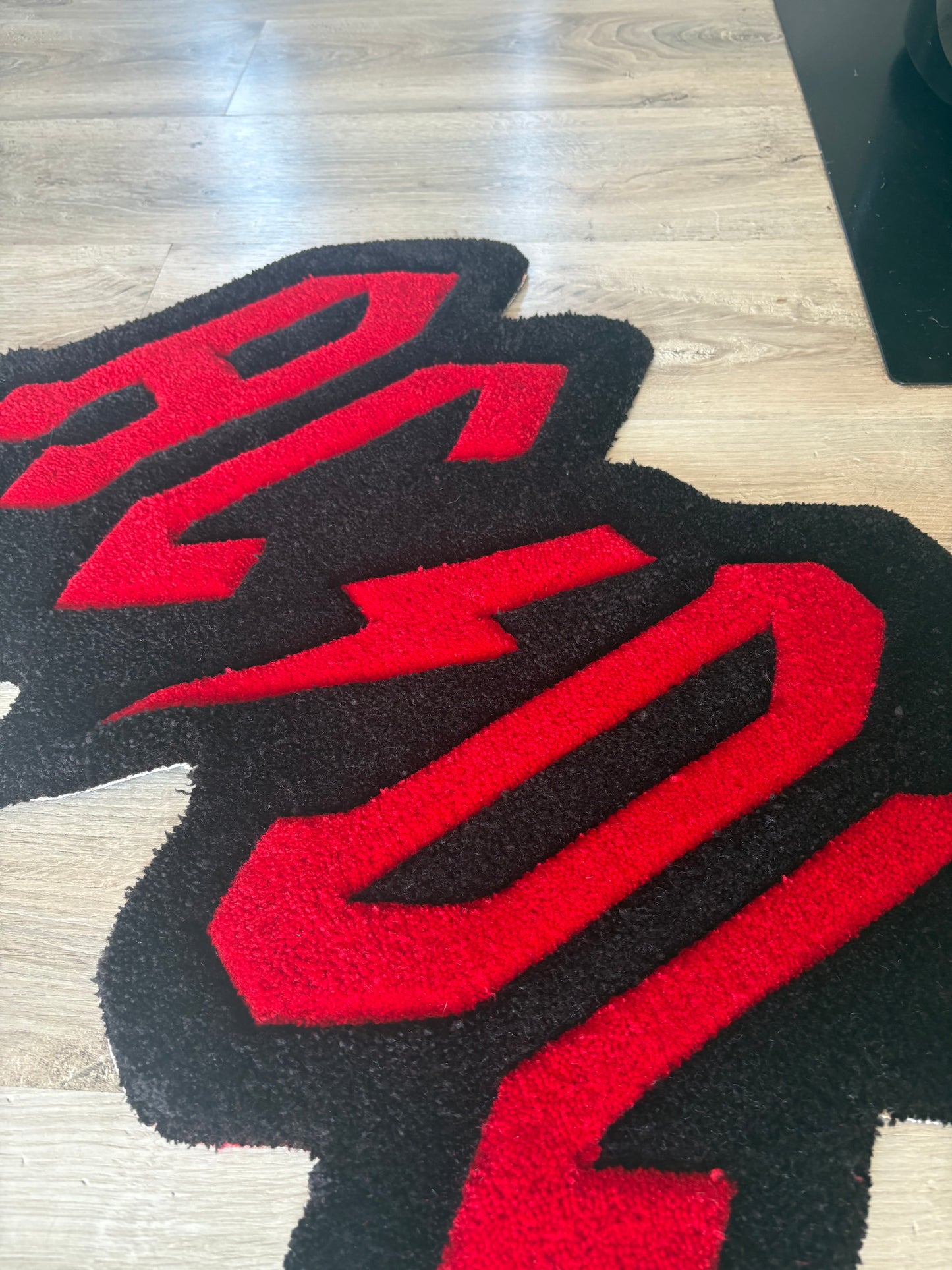 Tapis AC/DC (100% fait main) 70x44cm Tufting/Rug