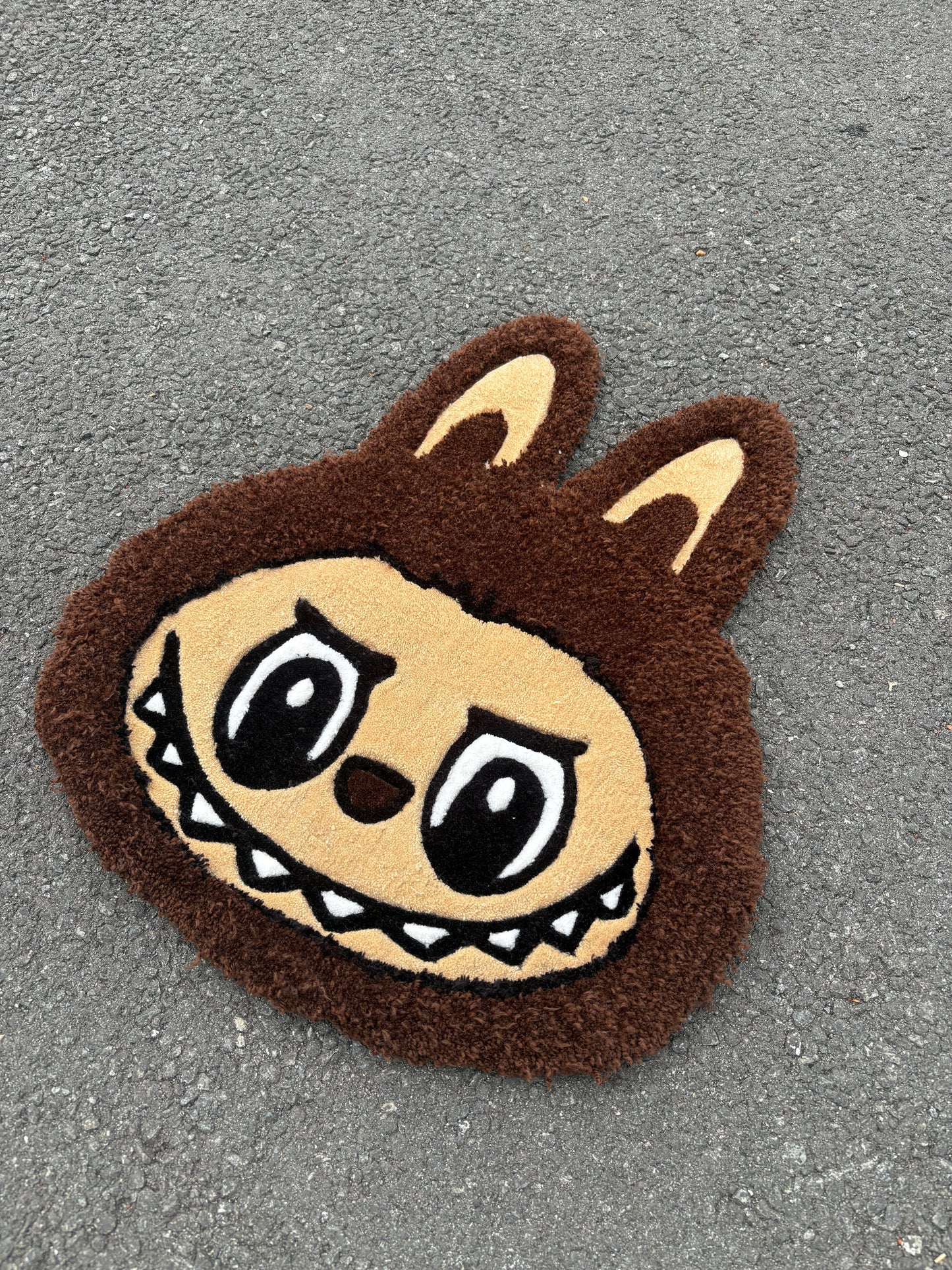 Tapis Labubu (100% fait main) 65x50cm Tufting/Rug