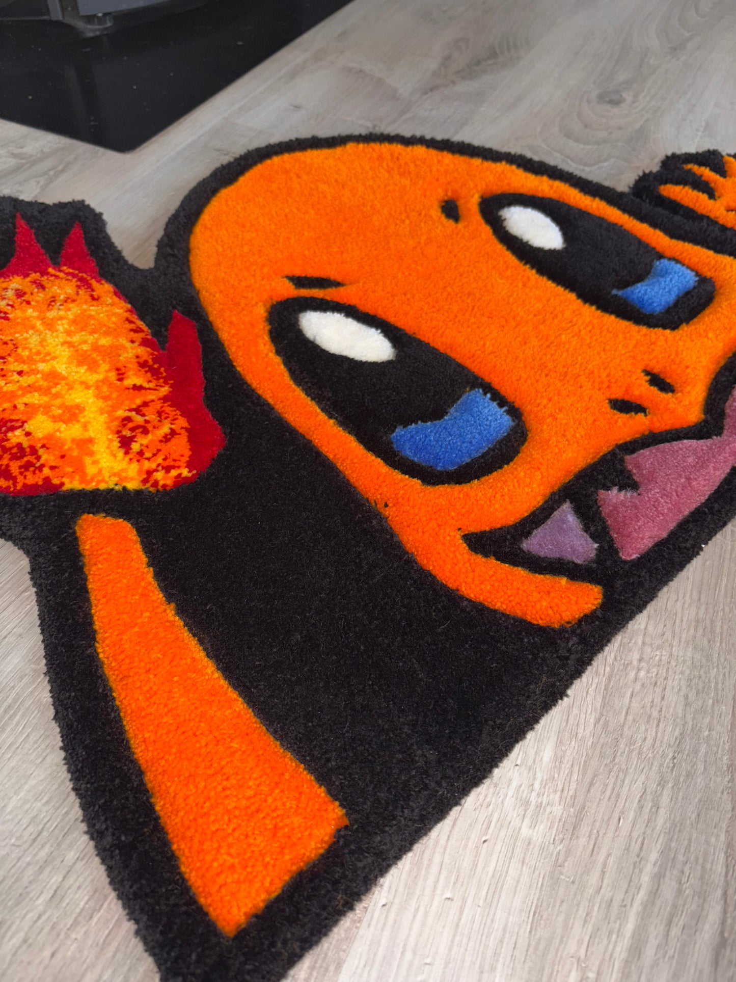 Tapis Salamèche (100% fait main) 70x55cm Tufting/Rug