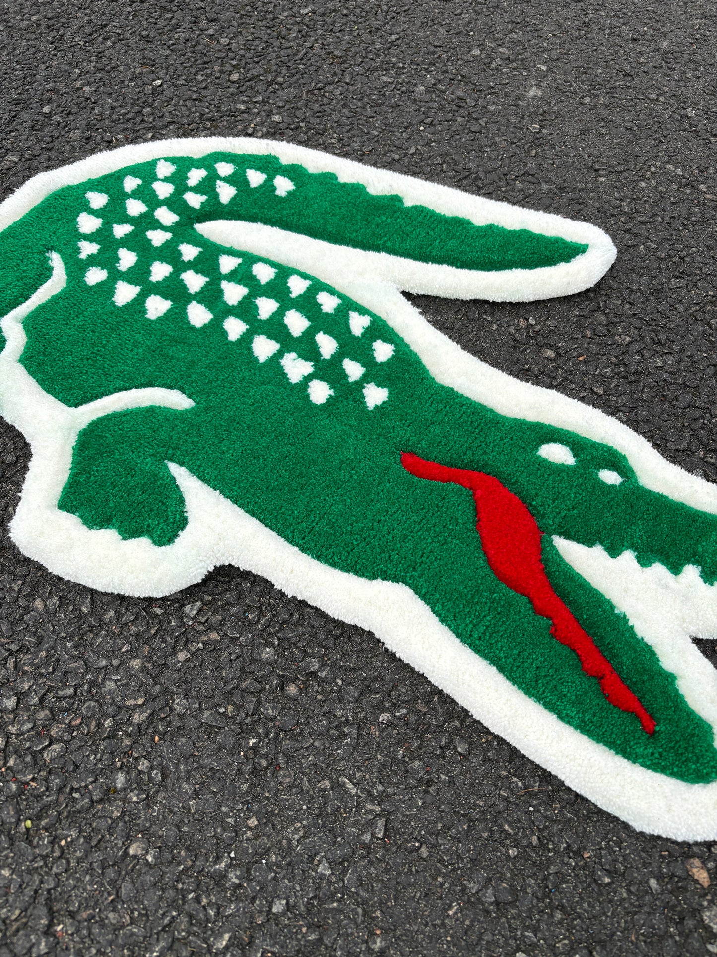 Tapis crocodile (100% fait main) 80x60cm Tufting/Rug