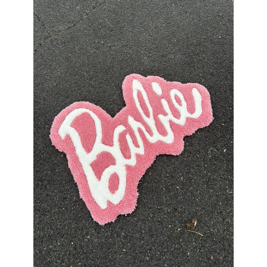 Tapis tufté Barbie - Accessoire de décoration intemporel pour la chambre d'enfant