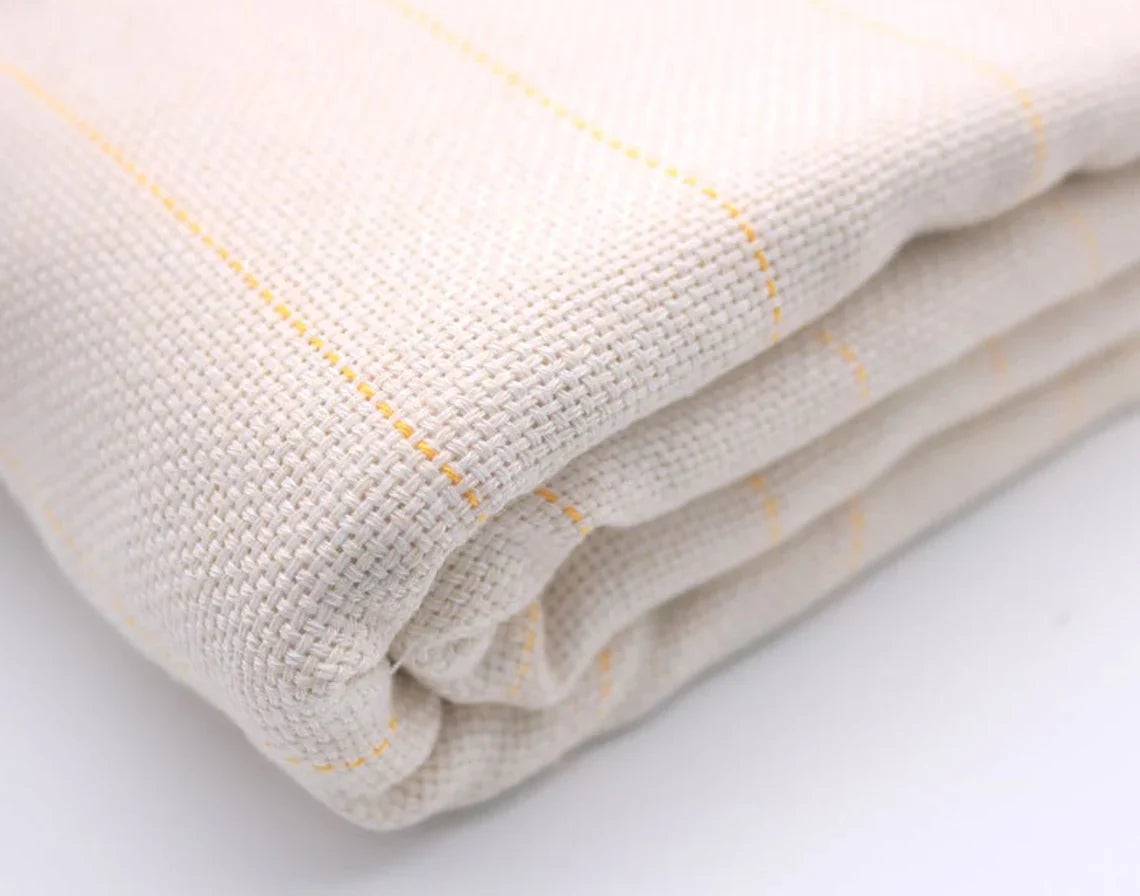 Tissu Base/Tufting Blanc a lignes jaunes